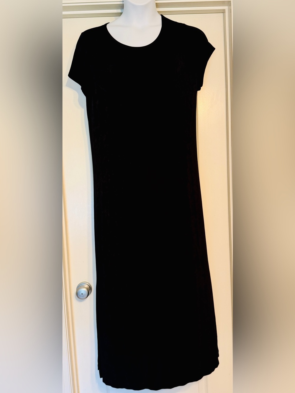 Women's Black Maxi Dress - Classic Sleek Style